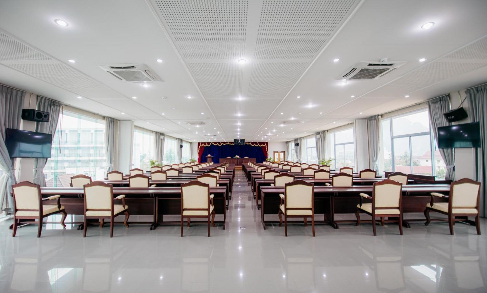 Sisombat Plaza Hotel Vangviang Kültér fotó