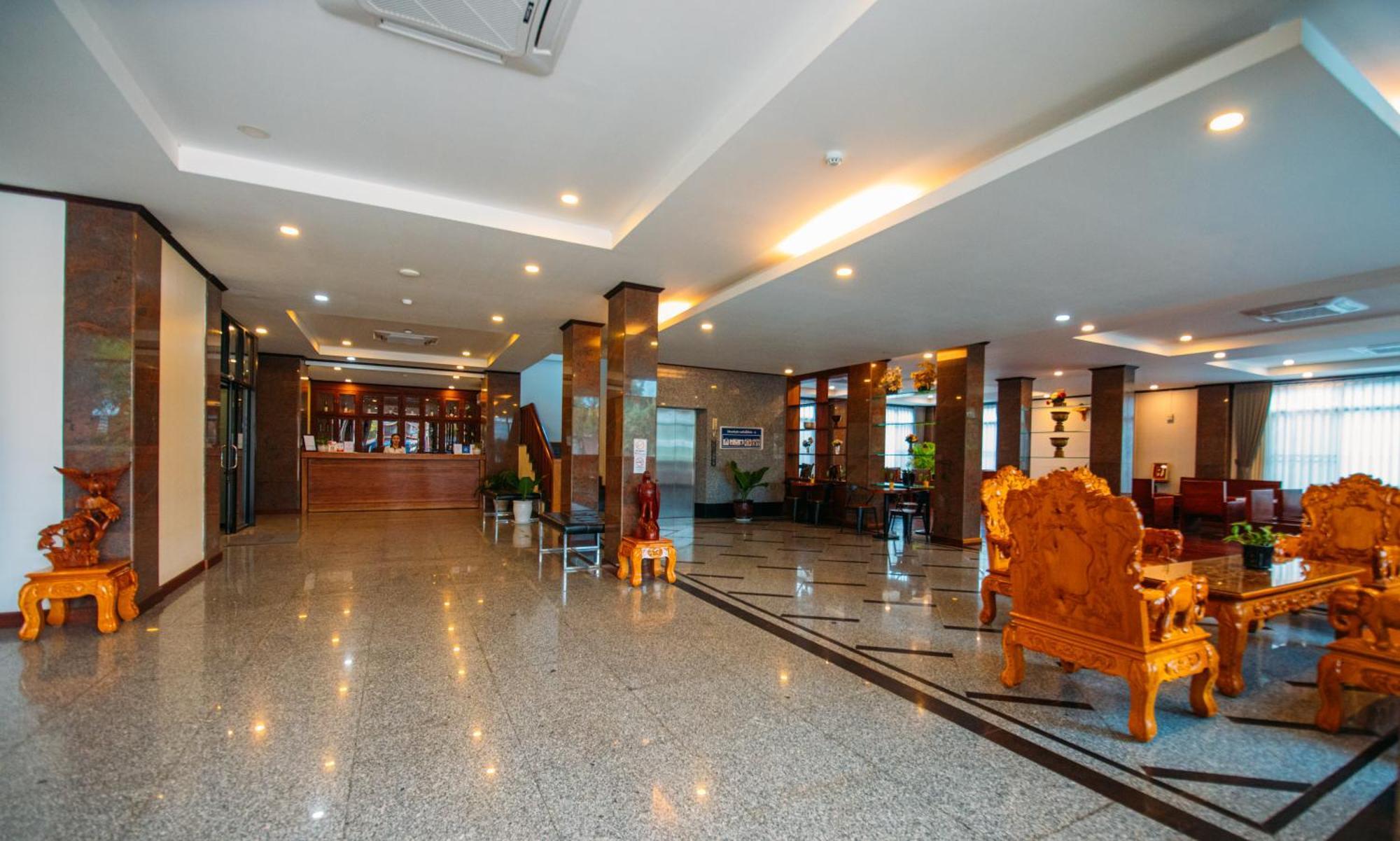 Sisombat Plaza Hotel Vangviang Kültér fotó