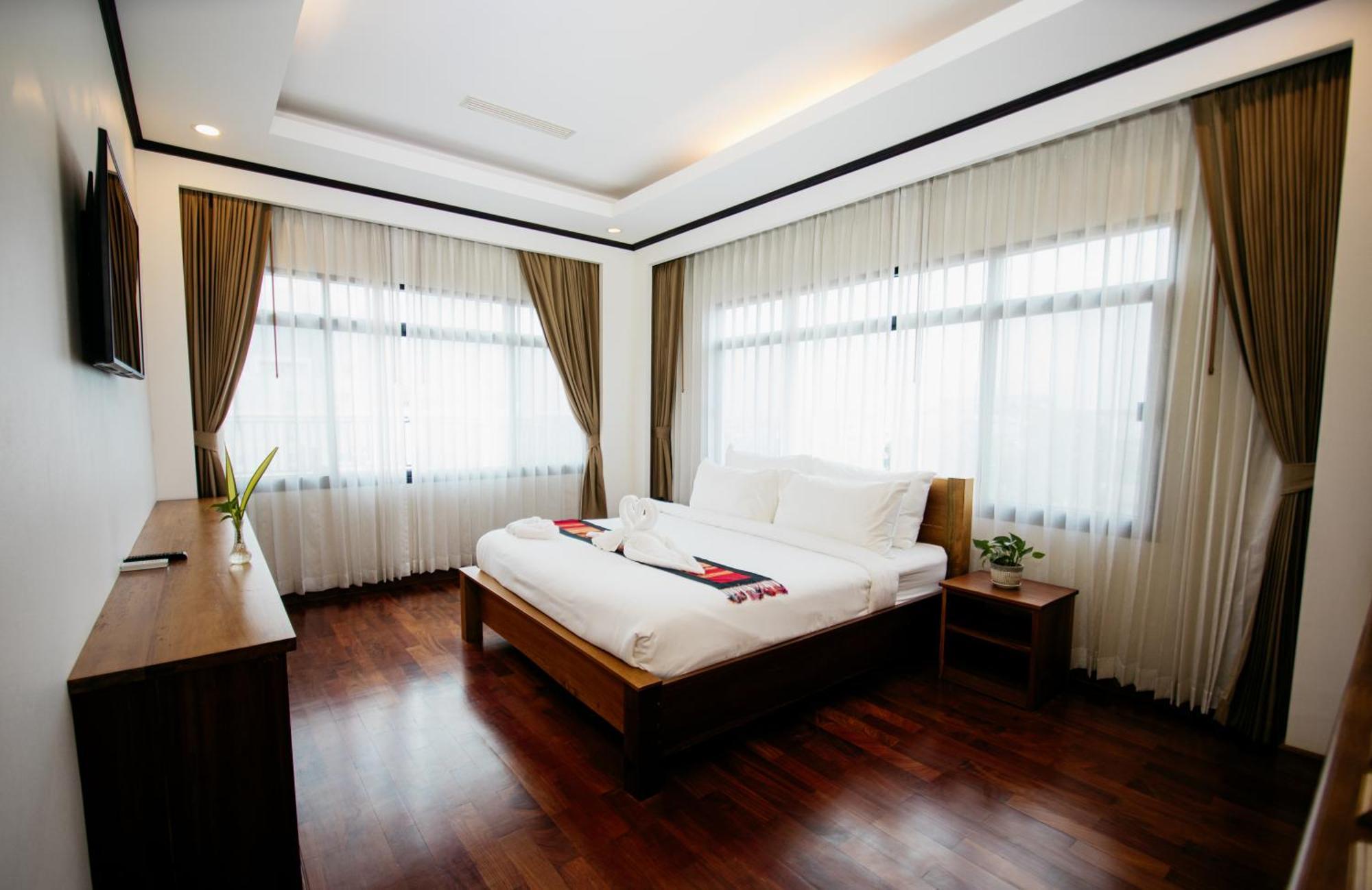 Sisombat Plaza Hotel Vangviang Kültér fotó