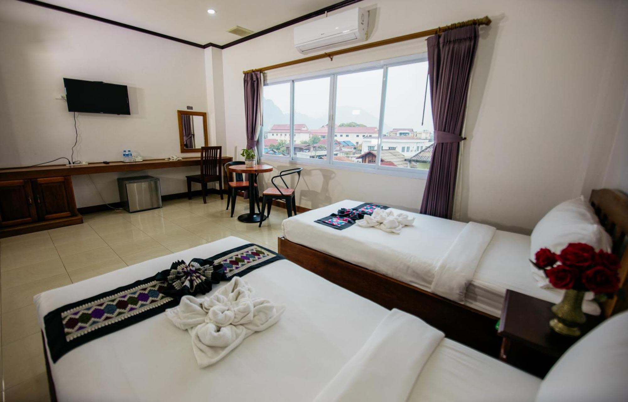 Sisombat Plaza Hotel Vangviang Kültér fotó