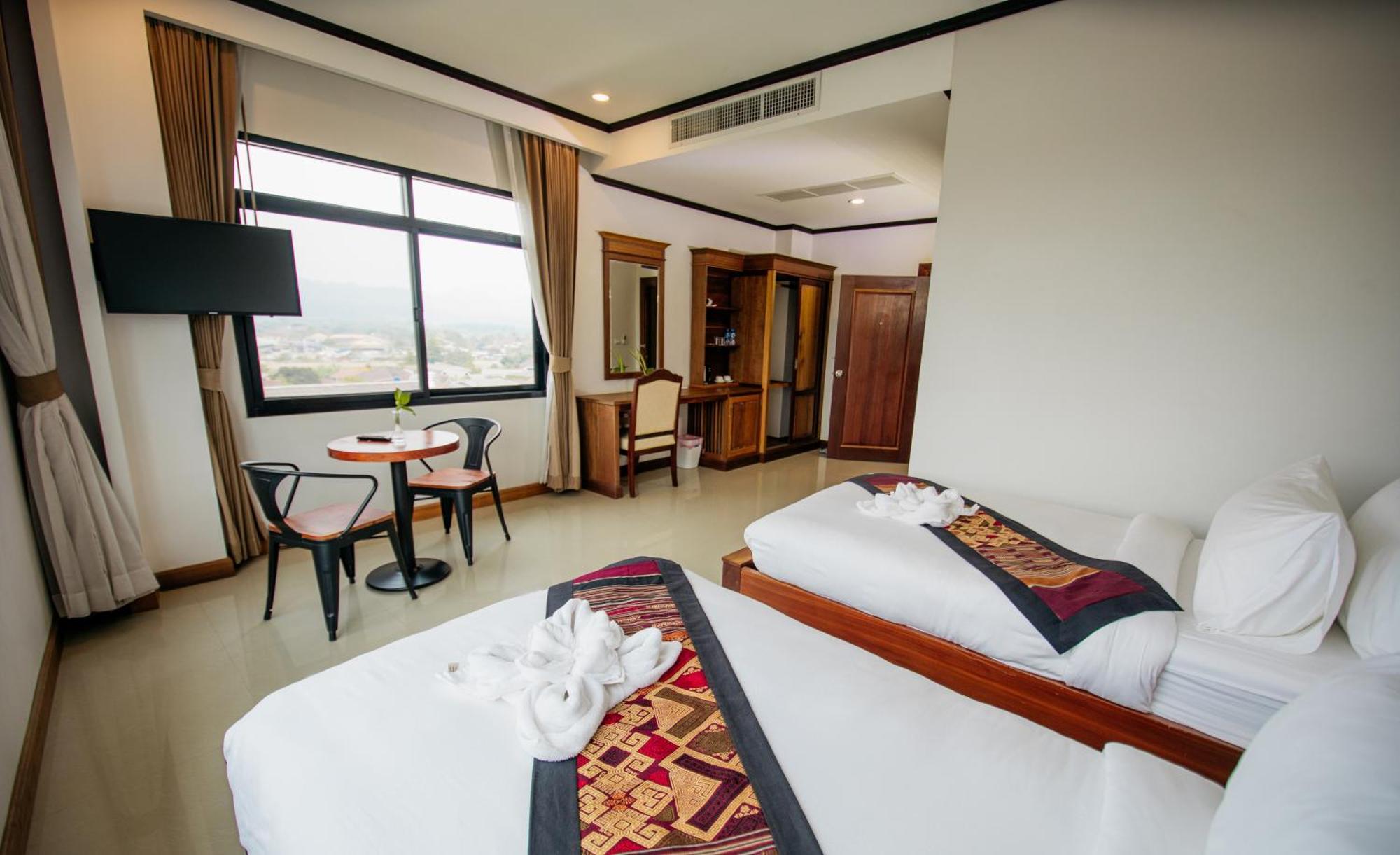 Sisombat Plaza Hotel Vangviang Kültér fotó